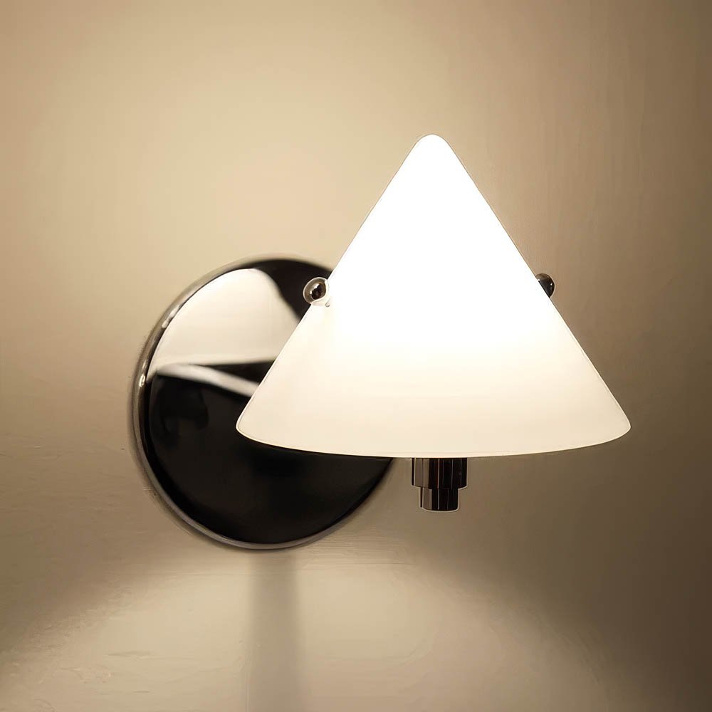 modern-contemporary-conical-glass-sconce-Wagram-modulightor.jpg