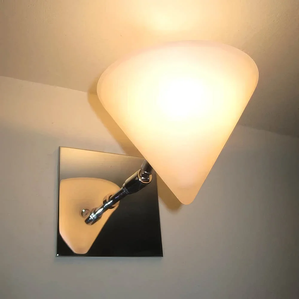 contemporary-glass-sconce-Wagram-modulightor.jpg