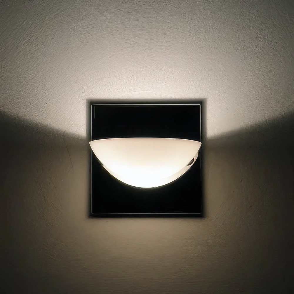 modern-classic-Shilo-2-glass-architectural-sconce-modulightor.jpg