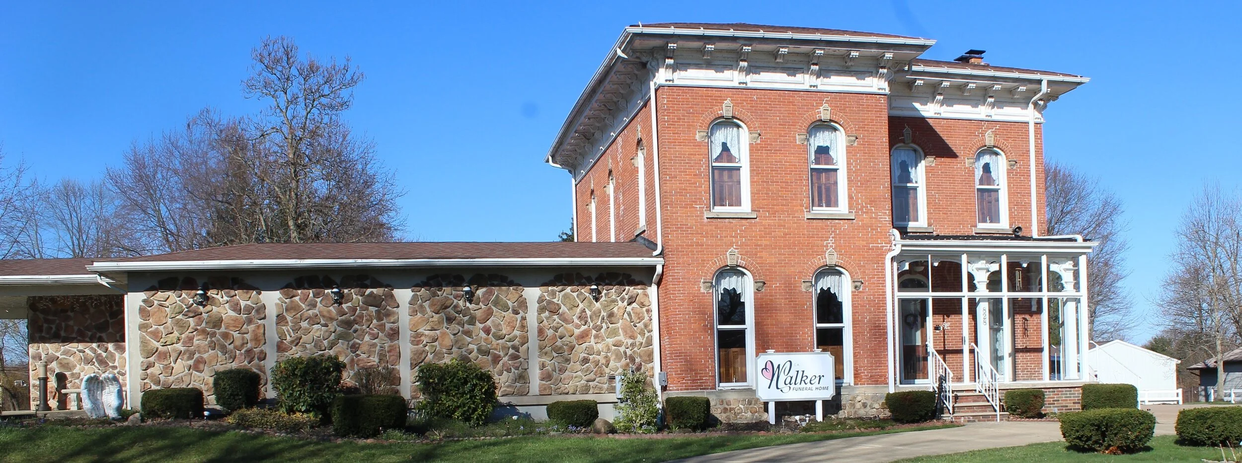 Funeral Home in Geneva, OH | Walker Funeral Home