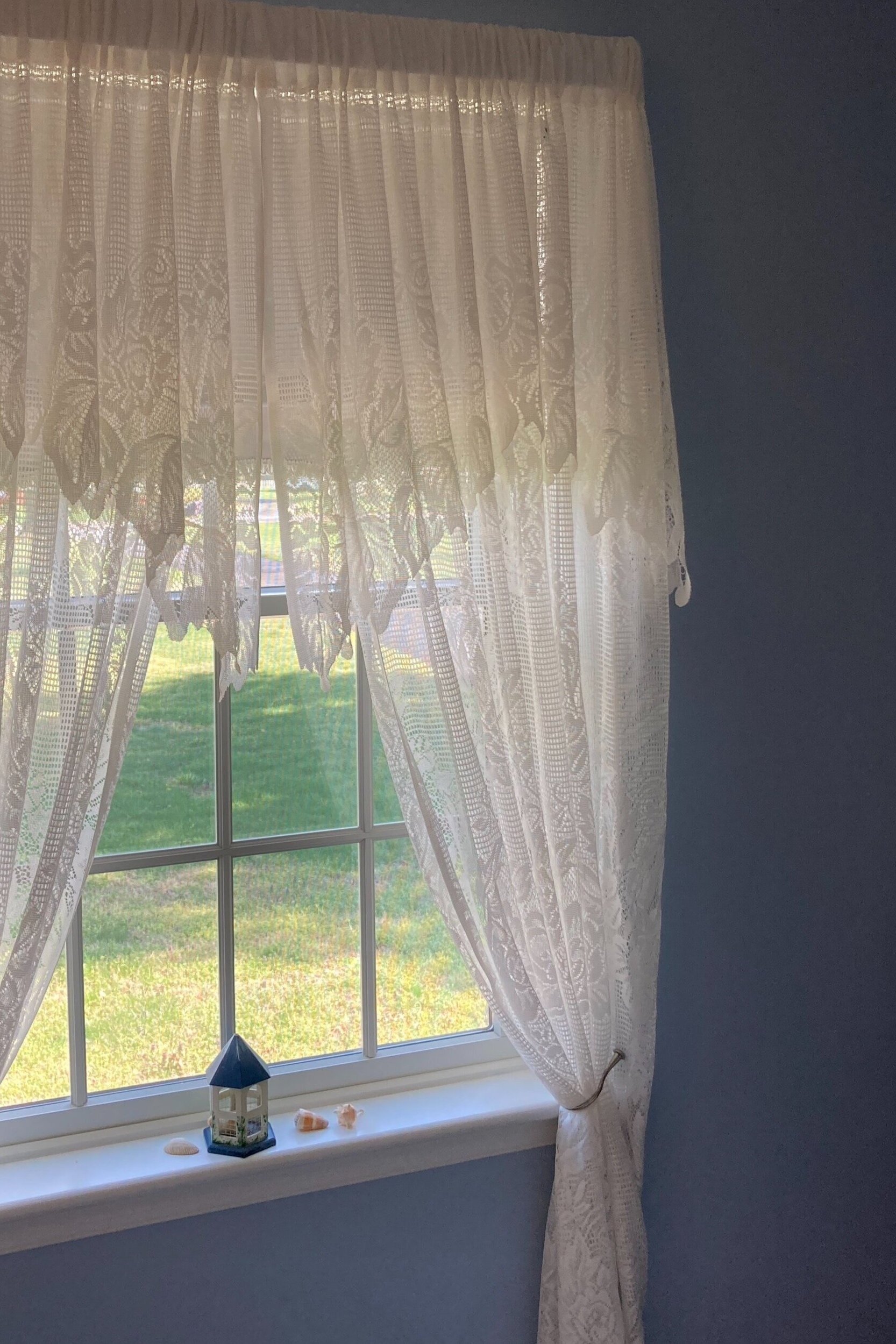 Seaside Blue Beautifies Bedroom