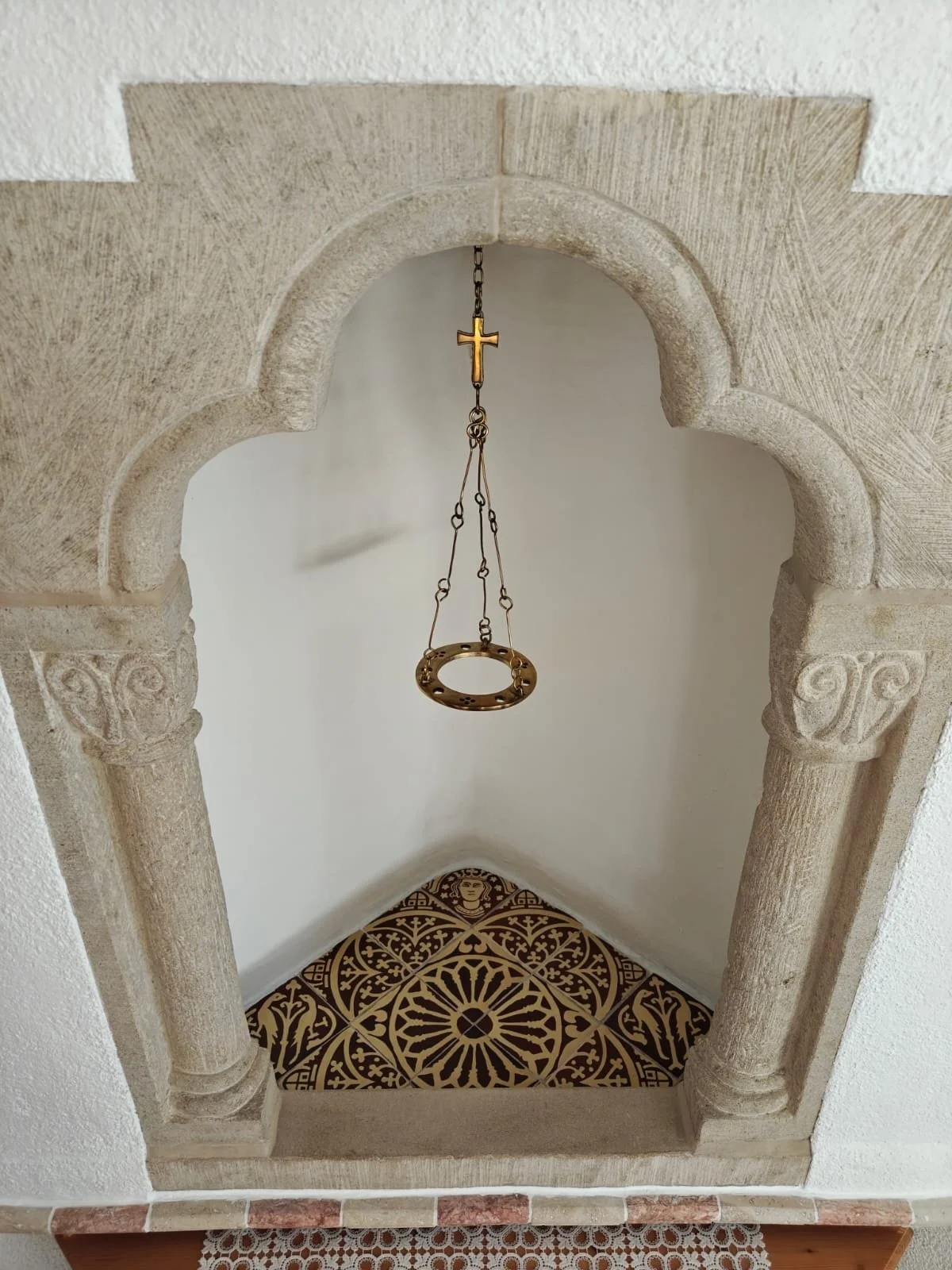 Johannes niche complete.jpg