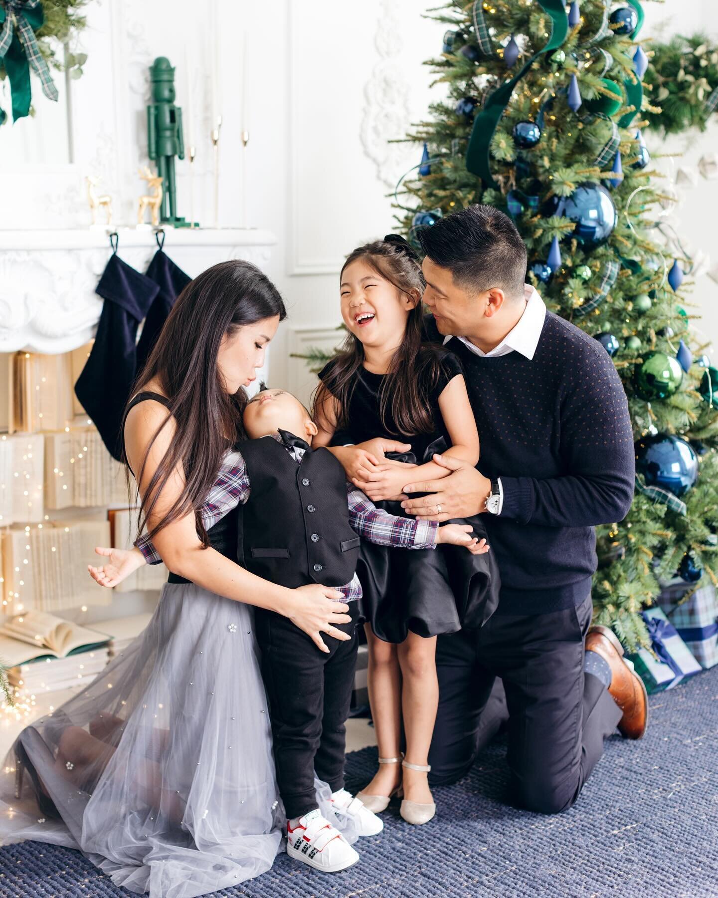 How is time flying so fast?! We are officially already HALFWAY through our Christmas season. 🎄Check out @bubble.bee.studio - our beautiful client May runs a gorgeous balloon and birthday rental company for all of your upcoming celebrations!🎈

#mint