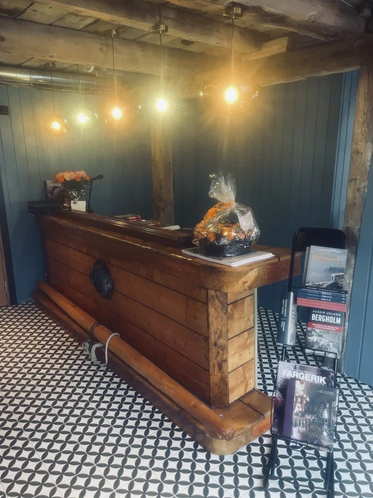 2024-04-12 17.32.27 (Custom).jpg