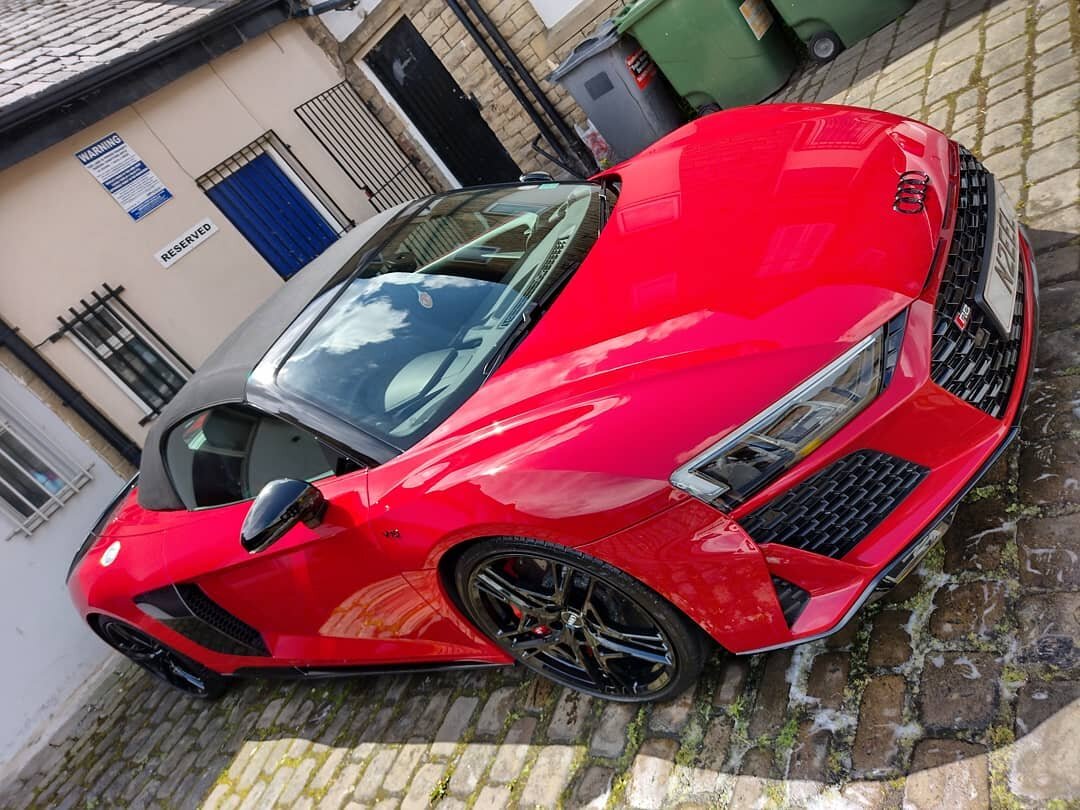 🤤 Say hi to our newest Urban VIP member 😎 ⬇️⬇️⬇️⬇️
urban-valet.com/members-benefits
#urbanvip #urbanvalet #cluburbanvalet #r8 #audir8 #r8performance #supercars #carsofinstagram #luxury #luxurylifestyle #millionaire #valeting #mobilevaleting #mobile