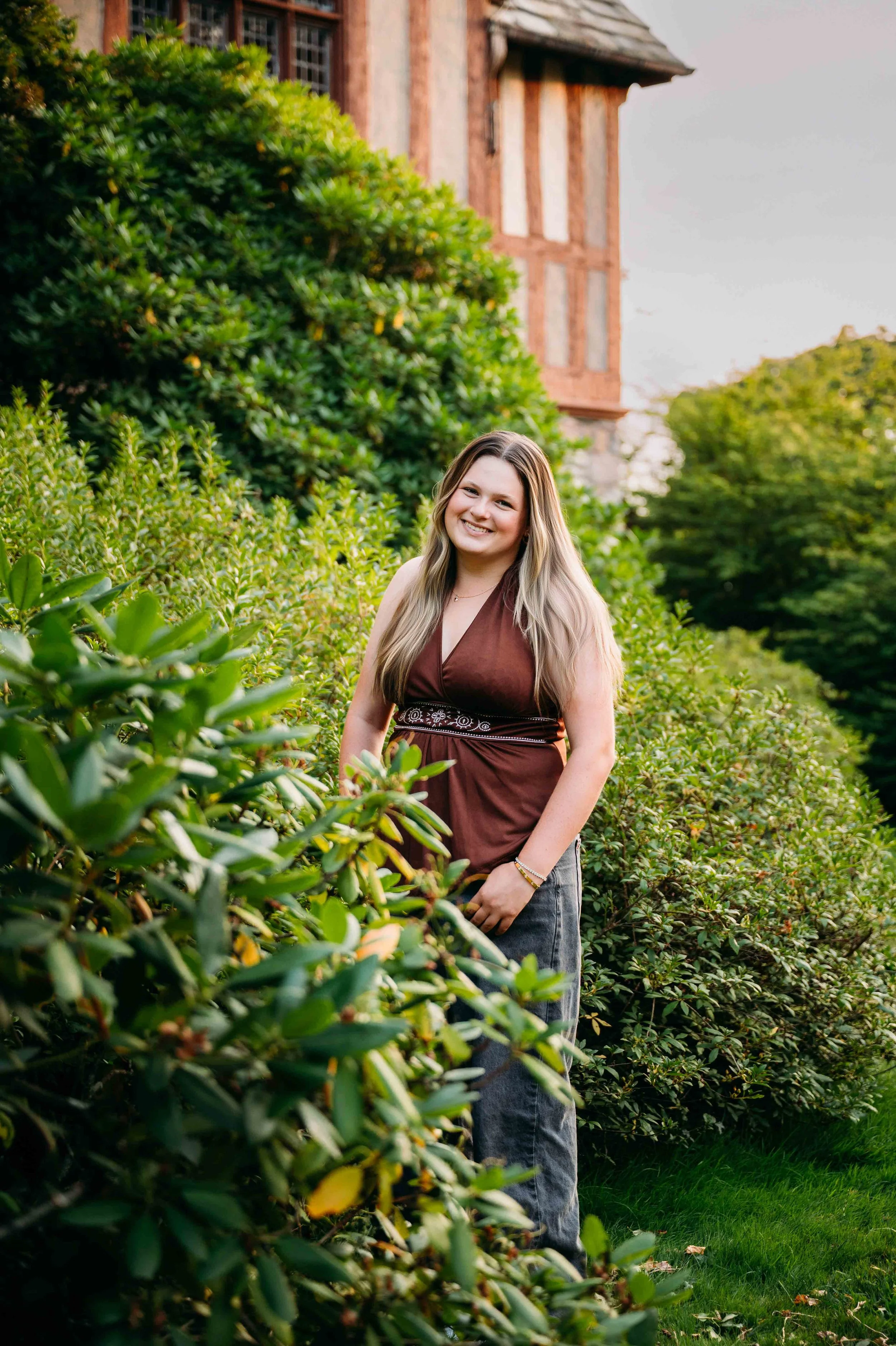 ABBY DALTON SENIOR SESSION 2025_56-SMALL.jpg