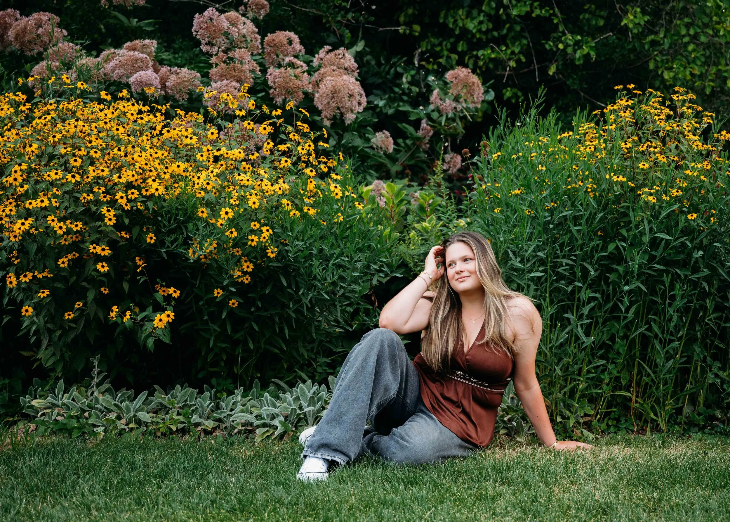 ABBY DALTON SENIOR SESSION 2025_30-SMALL.jpg