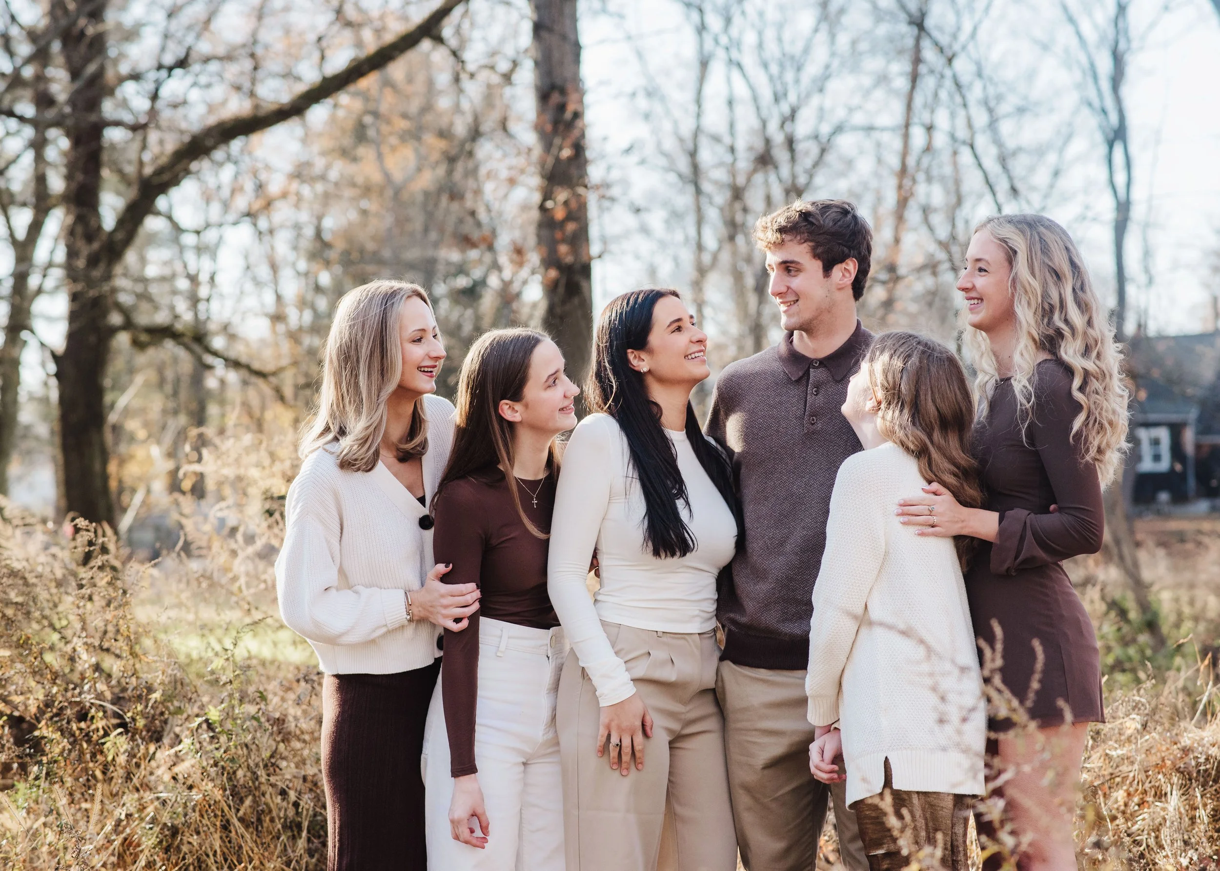 Fall family photo with 6 siblings