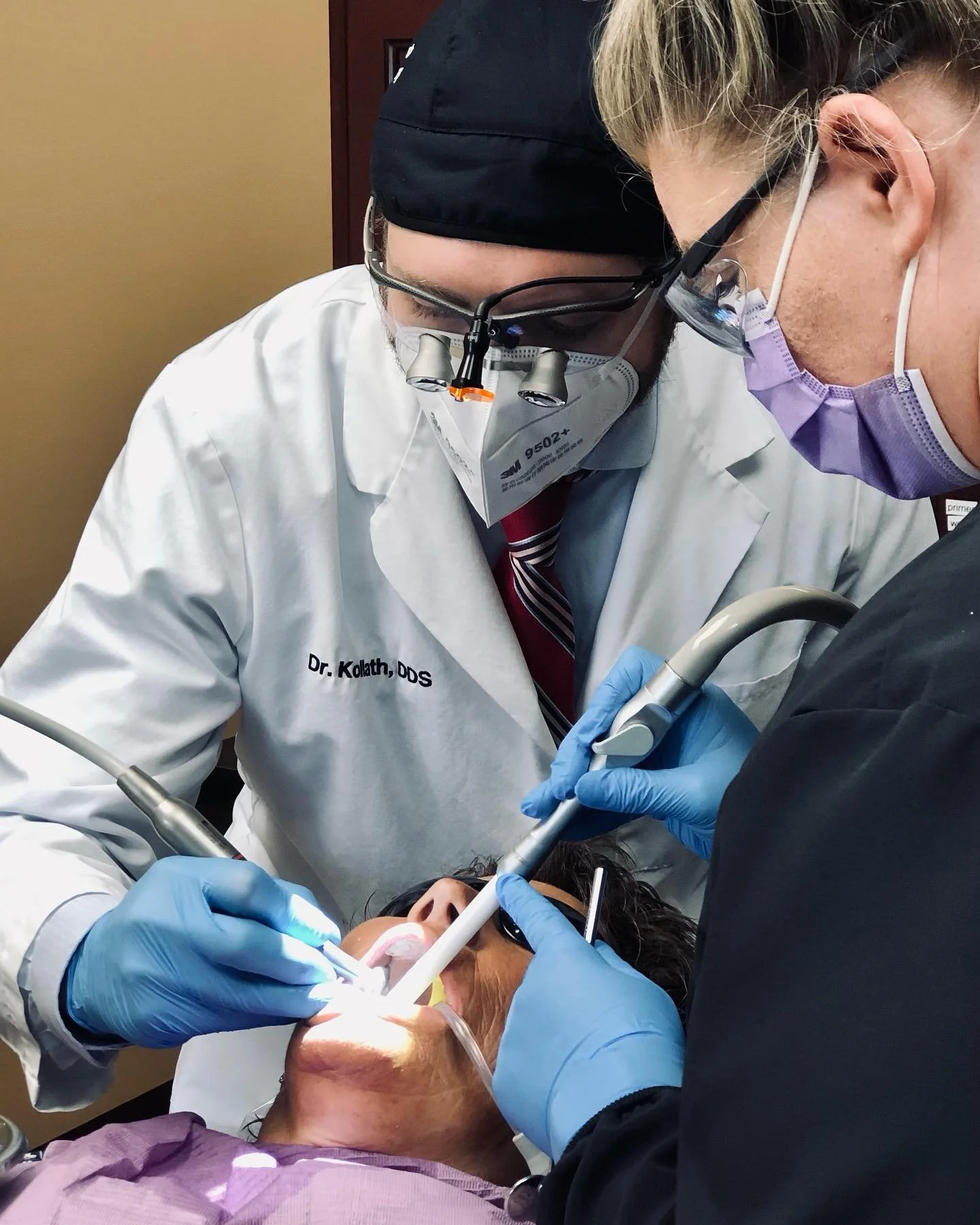 Pro Tip: Regular dental visits = fewer surprises! 😎 Every smile we treat is a story we’re proud to be part of!! 🫱🏼‍🫲🏾