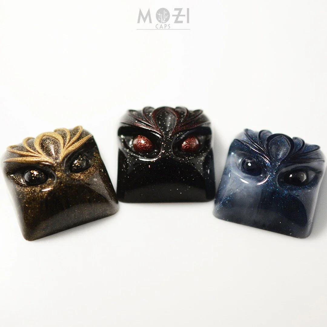 Saga is finally here! 
https://www.mozicaps.com/raffle 

For my first sculpt, I had in mind something elegant yet simple, symmetrical and bold. With daring eyes and a refined lotus diadem, Saga has a crisp shine like no other. 

For today's raffle, I