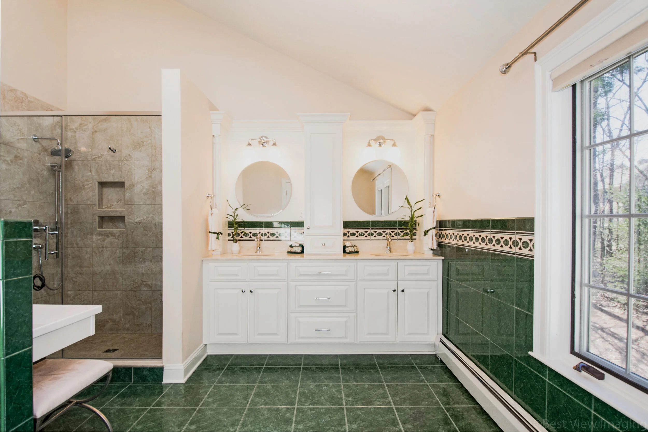 19 Master Bathroom-1.jpg