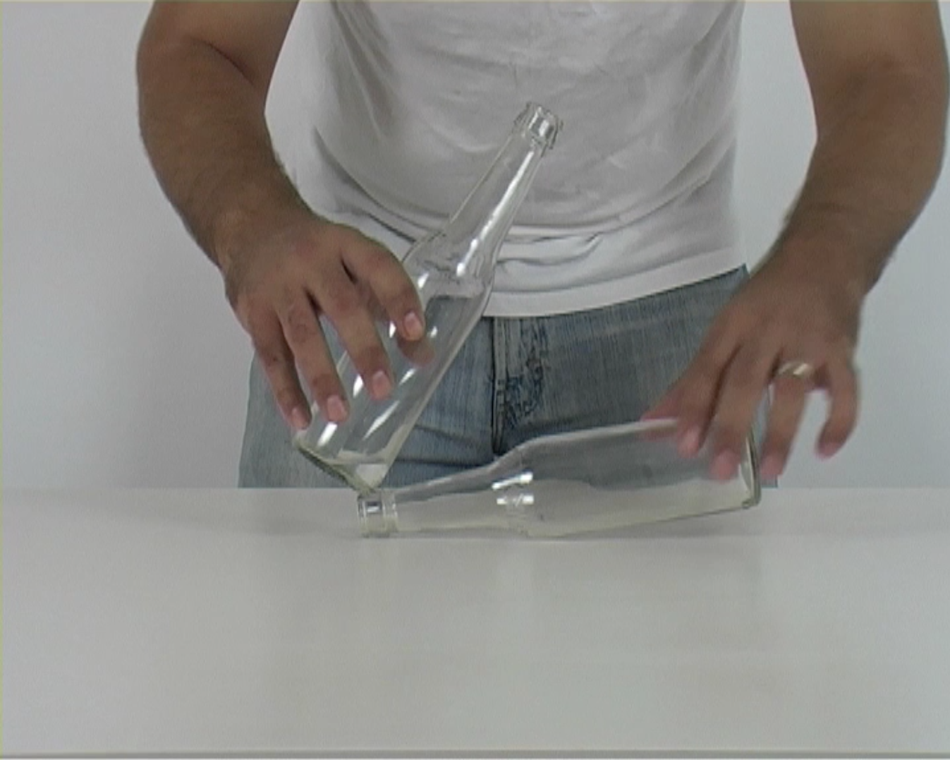 Still from “Temporary Horizon” (2010), a video work by Heino Schmid and featured in the current Permanent Exhibition, “Revisiting An Eye For the Tropics”.