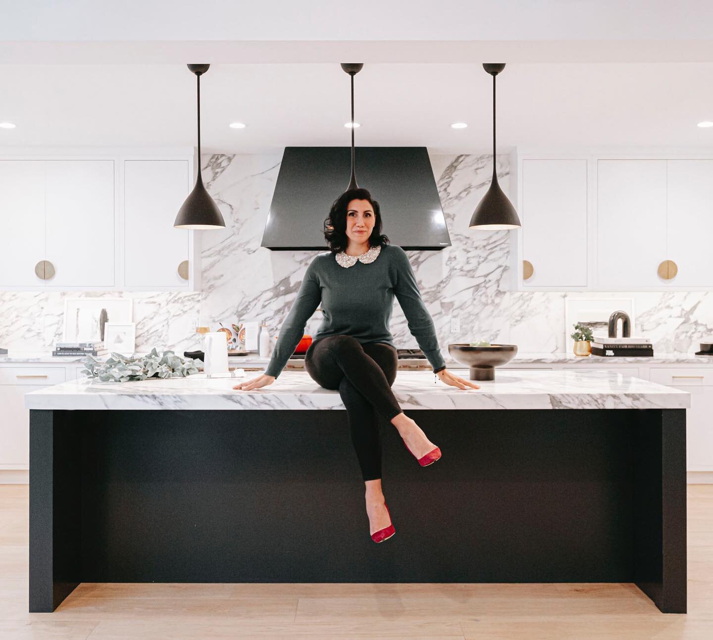 Tada....it&rsquo;s a fabulous kitchen. When asked by clients weather or not to do real stone, I always say &ldquo;GO FOR IT&rdquo;. The veining, and movement of the natural material will never be achieved with a man made product. When asked about Mai
