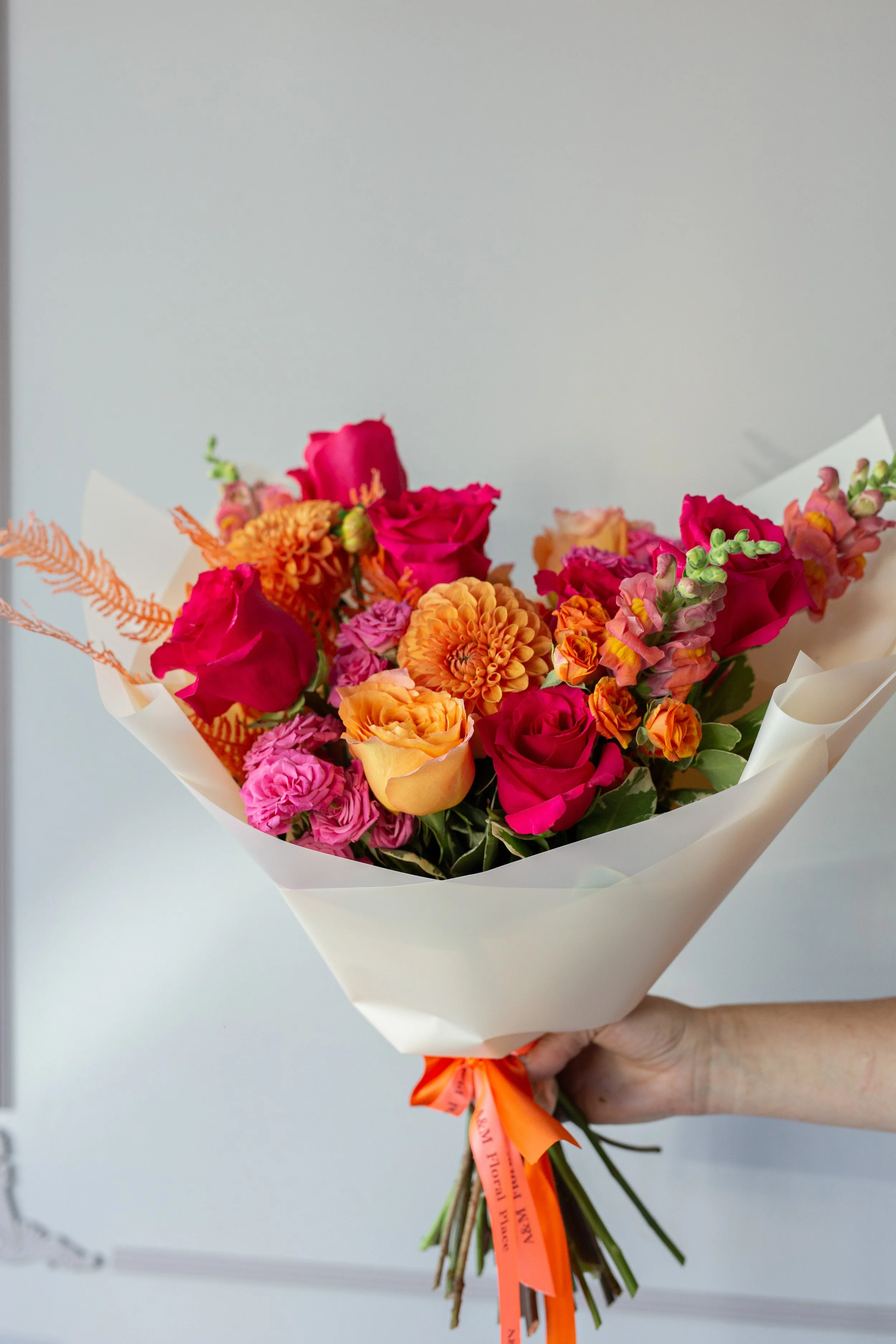 Modern & Traditional Flower Arrangements, Flower Bouquets. Same day