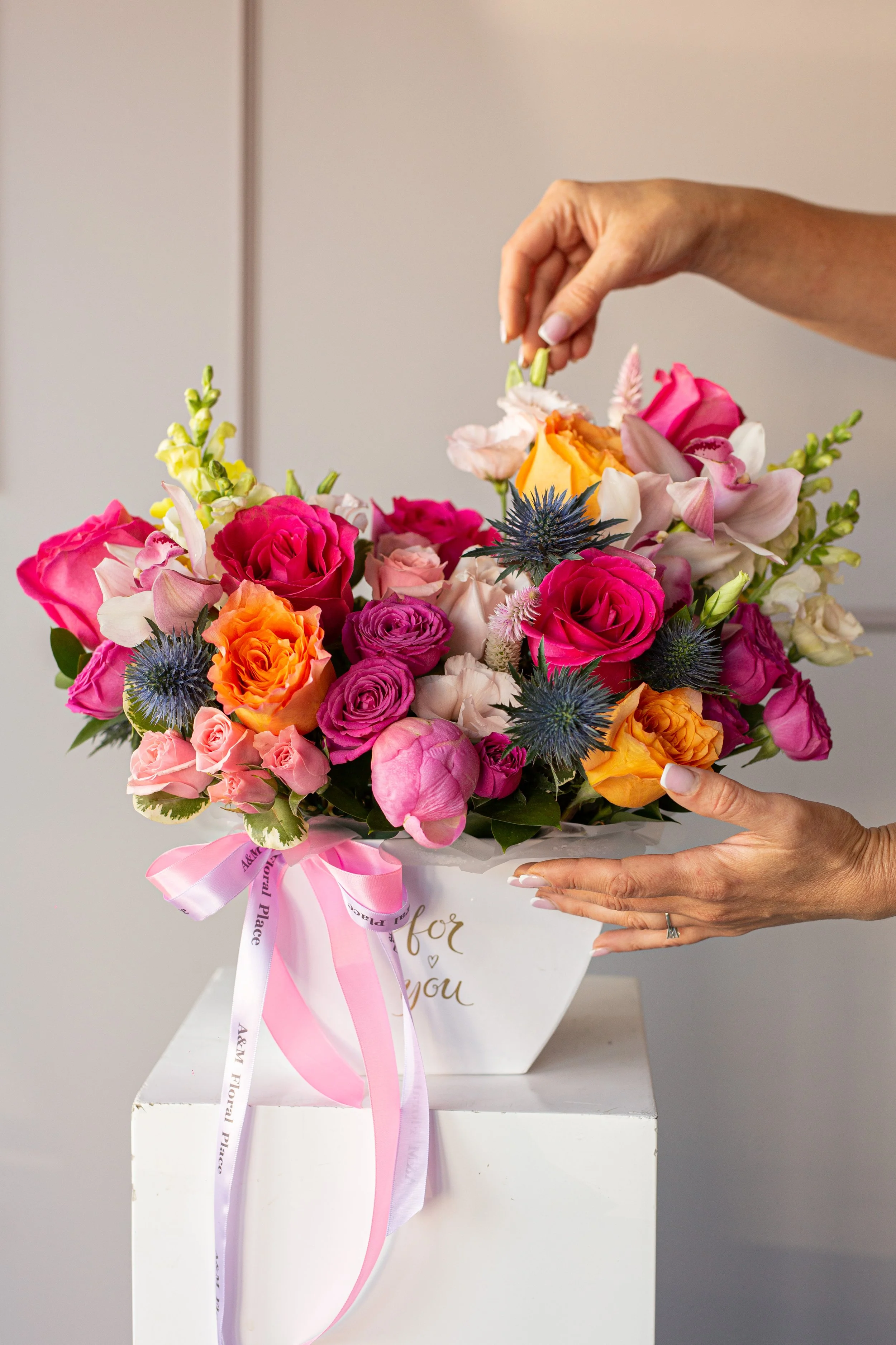 Modern & Traditional Flower Arrangements, Flower Bouquets. Same day