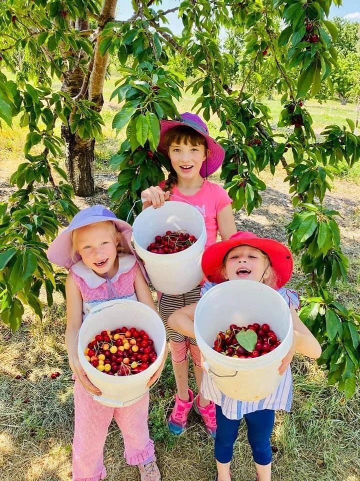 3 kids with buckets.JPG