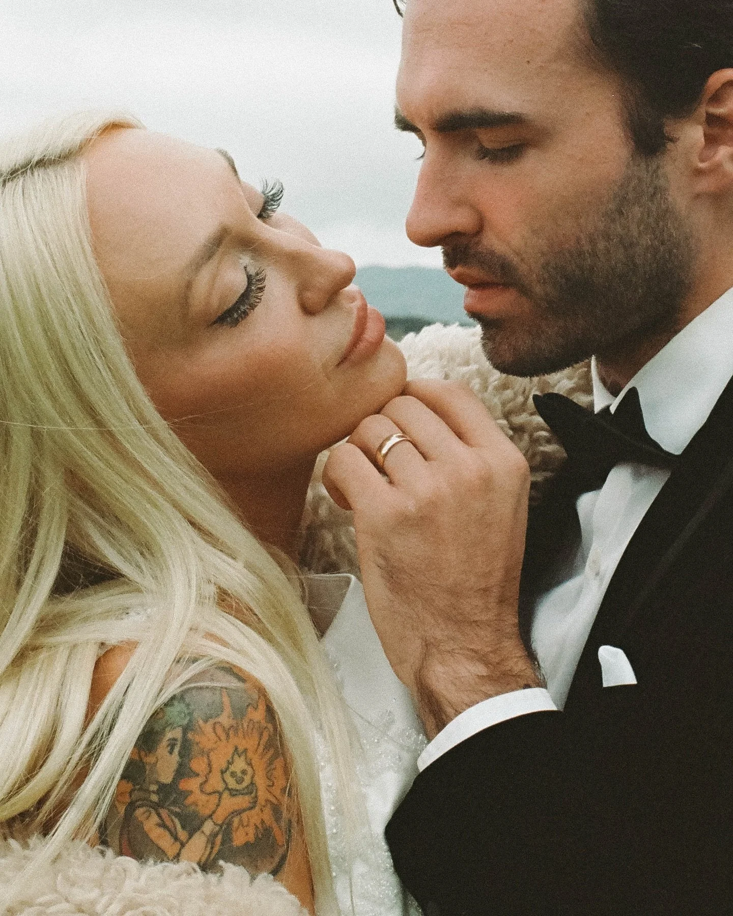 Our side of the island has been getting allll the wind and rain the last few days, and the feeling takes us right back to last summer in Iceland 🫶🏼 sharing more of these film and digital beauties

I love the cozy weather this time of year. What do 