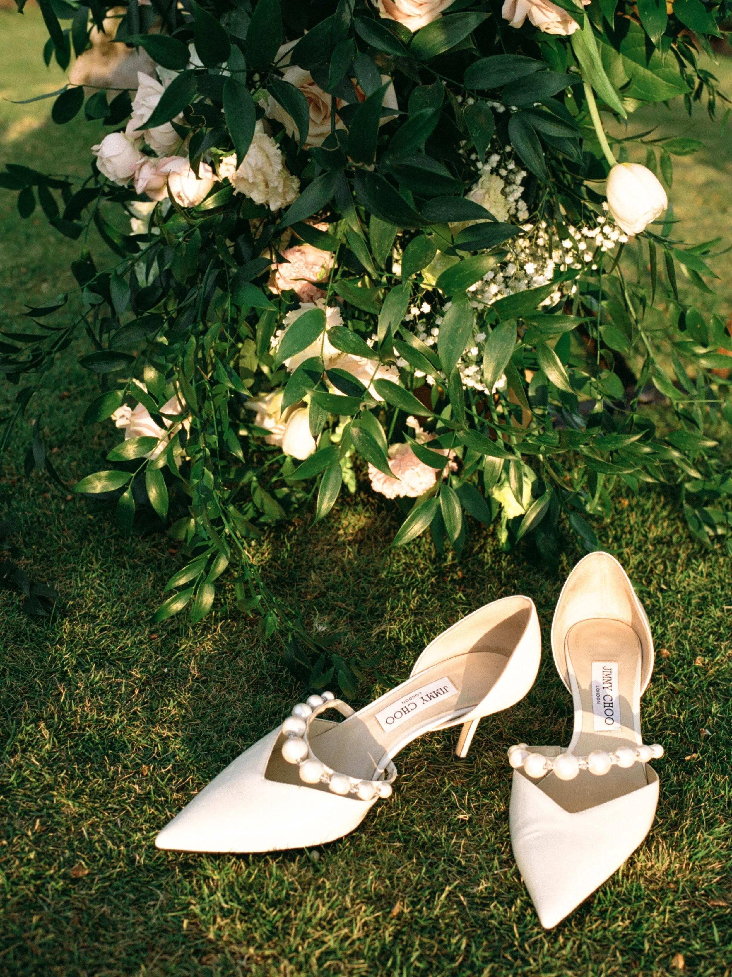 Film scans for Michelle and Don from their dreamy wedding day @whiteorchidbeachhouse 🥂🎞️

What a gorgeous day. Intentional details everywhere, a glowing golden hour, and a crowd of their nearest &amp; dearest having the most fun all evening. It was