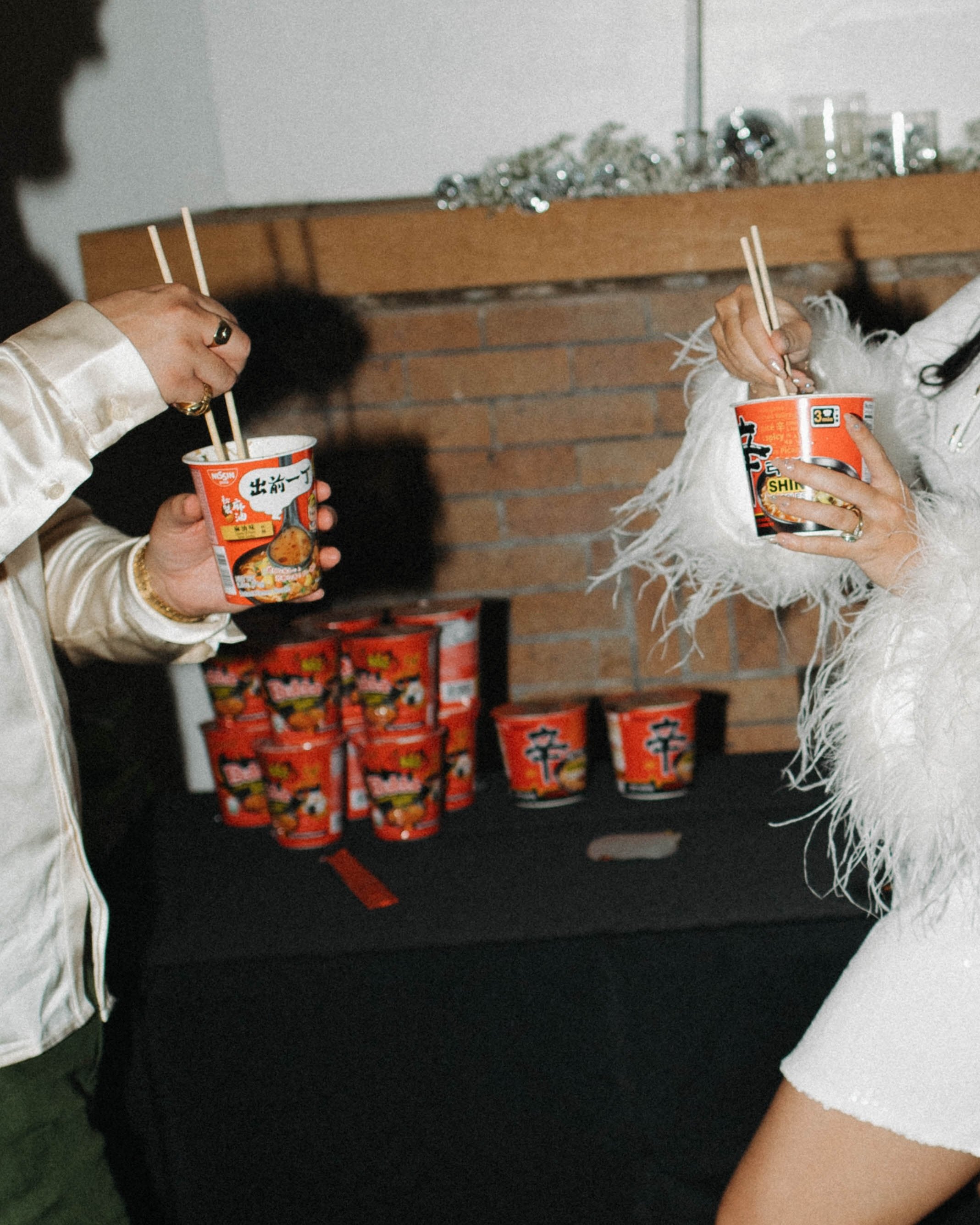 Don&rsquo;t forget to actually enjoy your late-night snacks!! 

Jan &amp; Andrew had an instant ramen bar for their guests coming hot off the disco dance floor. The iconic red cup was too cute to not have its own photoshoot 🪩🕺🏻🍜💃🏻✨

the vendor 