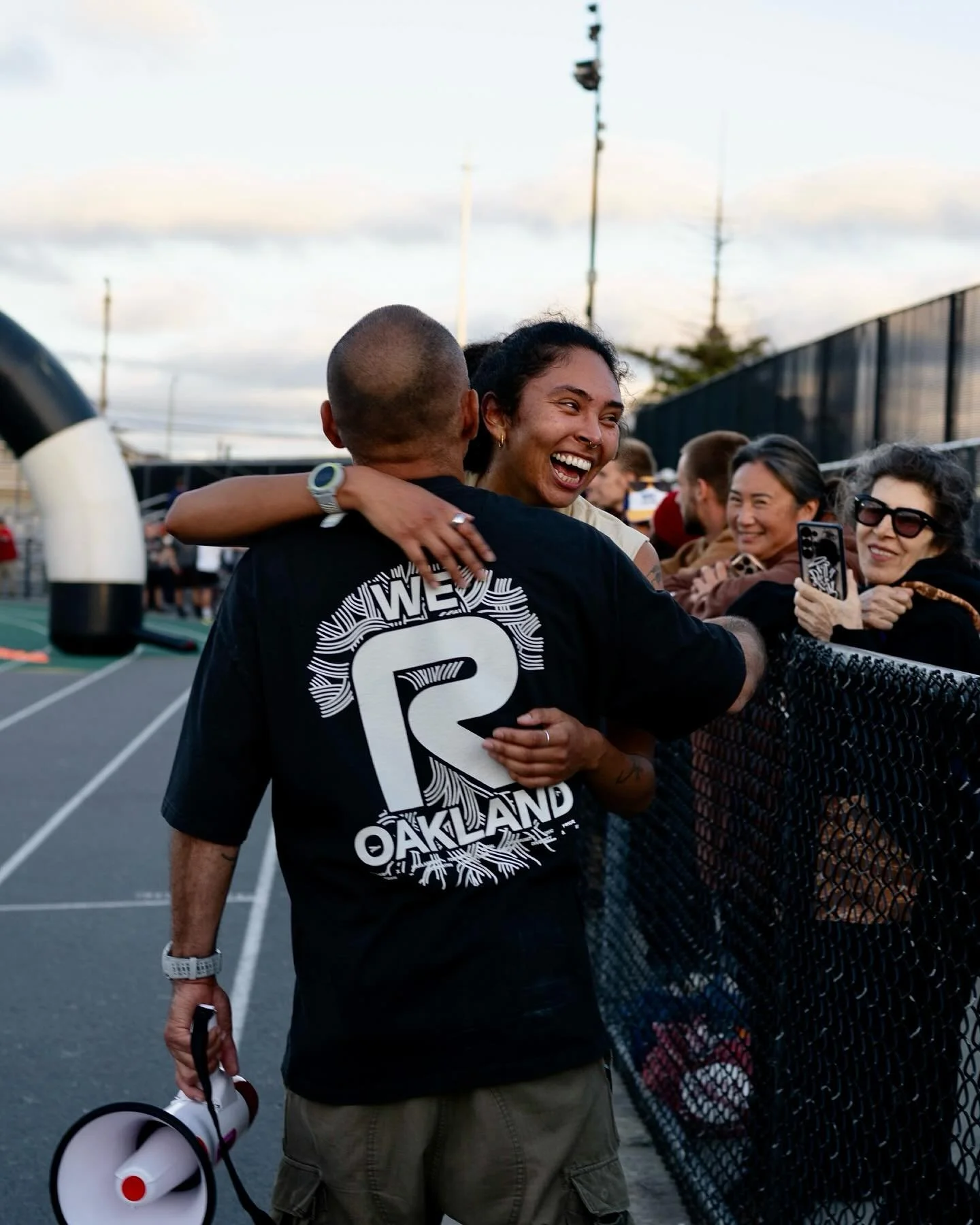 When the vibes, community, and competitive elements are all in sync, how can you not run your best race? 🤌🏽

Can we give a huge hug and round of applause for the @renegade_running crew for putting on an incredible RENEGADE 5000 race last Wednesday?