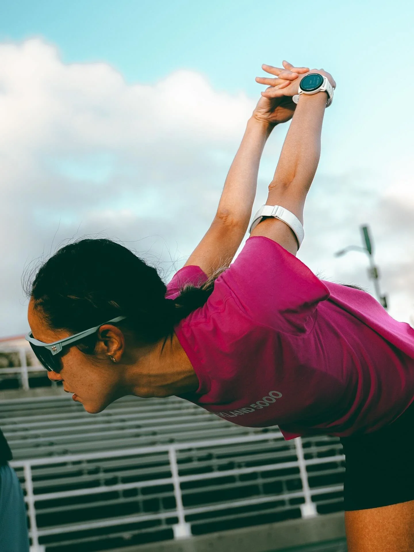 Buckle up ya&rsquo;ll- it&rsquo;s officially 16 weeks from @runcim262 ! Bring on the dark AM training runs, dark PM doubles, group long runs. I&rsquo;m here for it. See you all in Folsom for my fav race of the yearrrr 🤠 ❤️&zwj;🔥

CIM 2019- 3:04
CIM