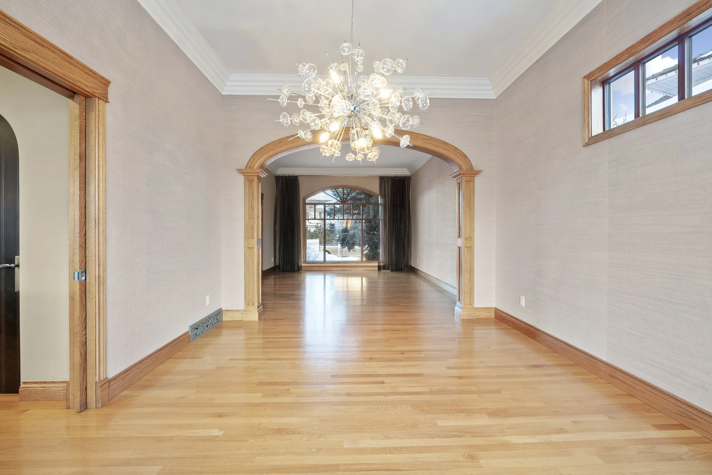 05-302 Collins Crescent - Spruce Homes-12.jpg