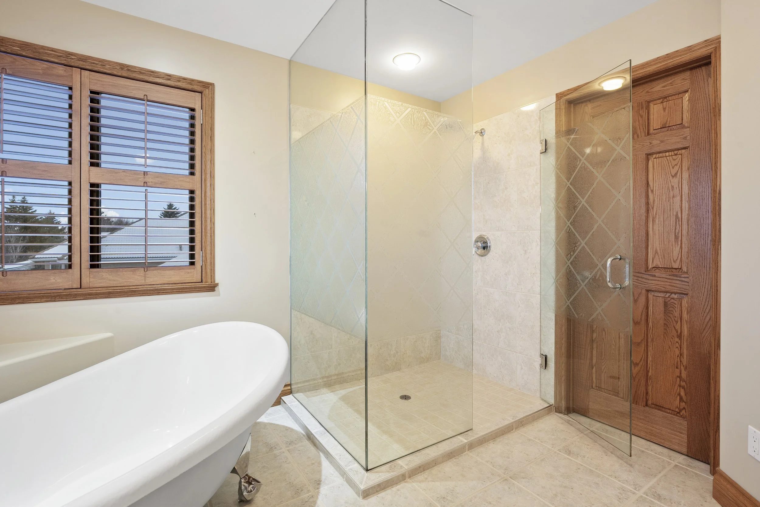 11-302 Collins Crescent - Spruce Homes-51.jpg