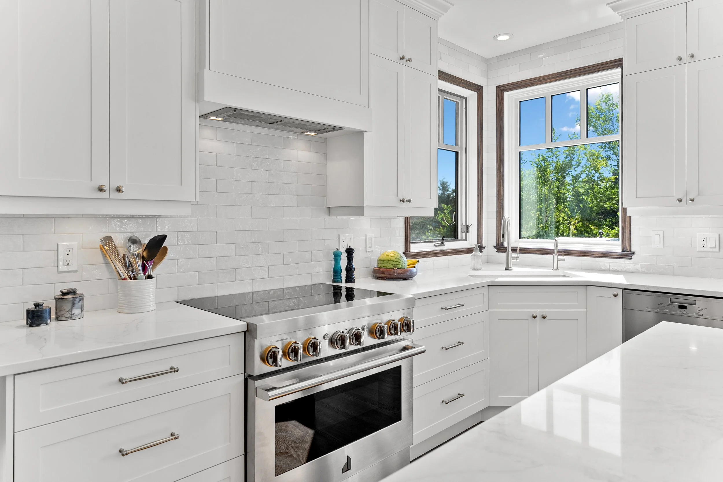 03-302 Collins Crescent - Spruce Homes (Final)-03.jpg