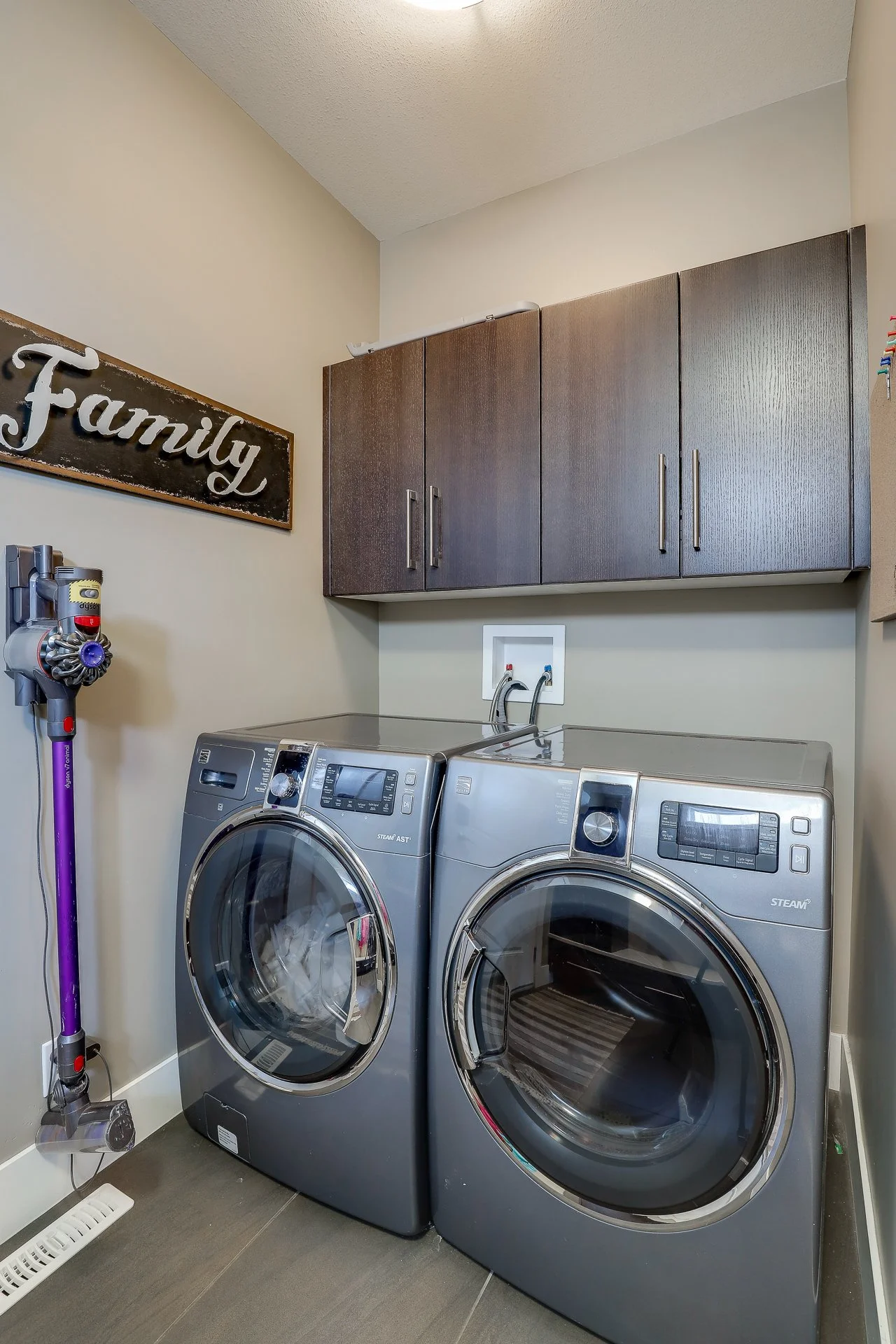 23-398 Atton Crescent-23.jpg