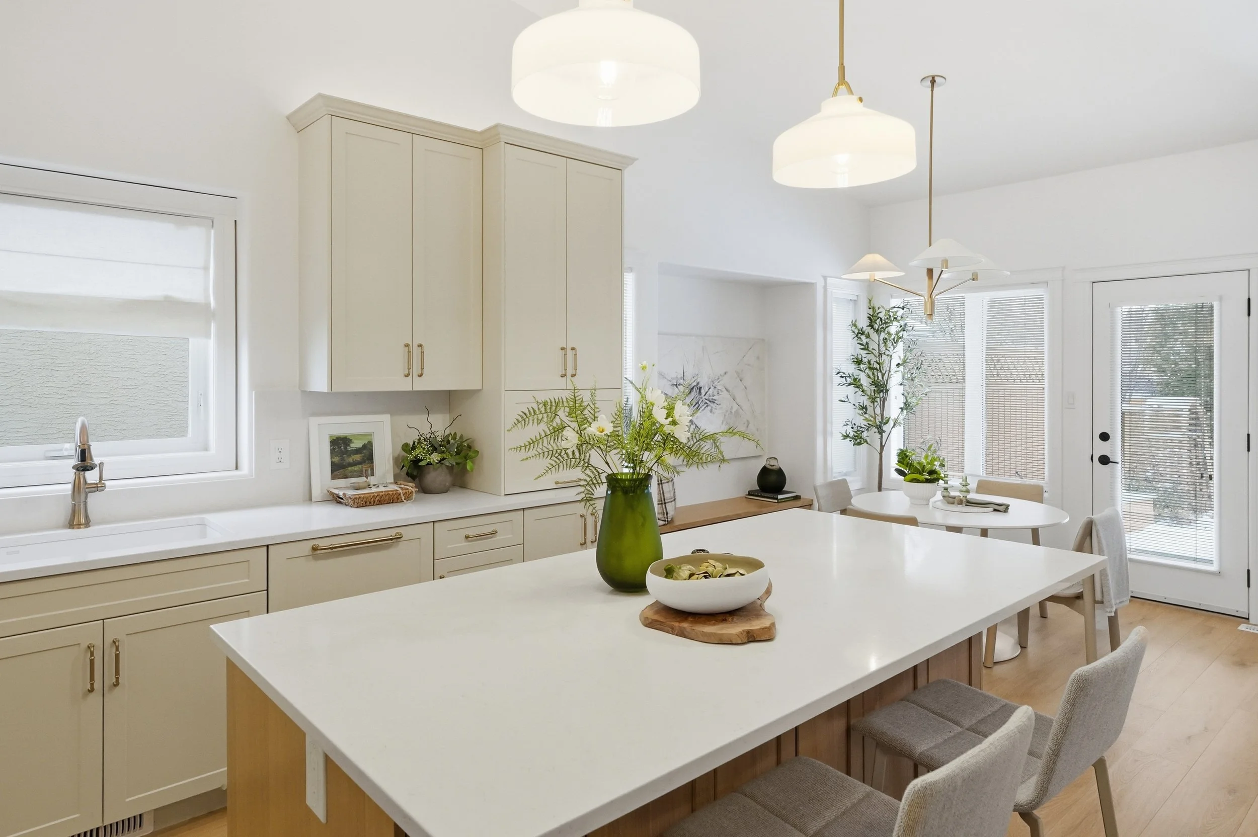 09-314 Blackshire Crescent (Complete) - Spruce Homes-26.jpg