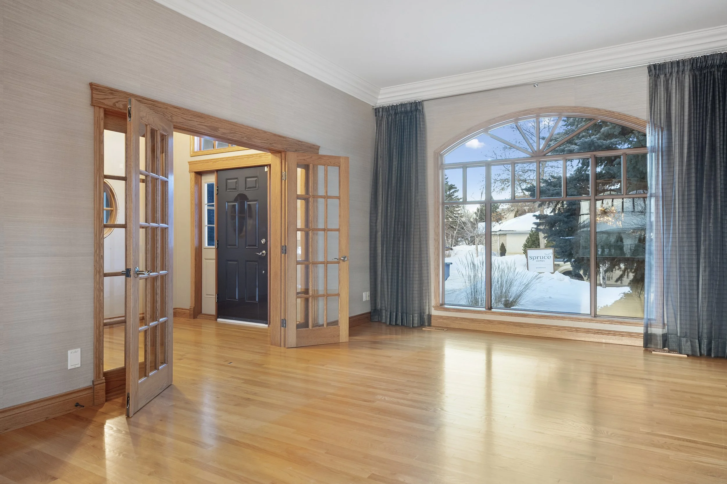 04-302 Collins Crescent - Spruce Homes-08.jpg