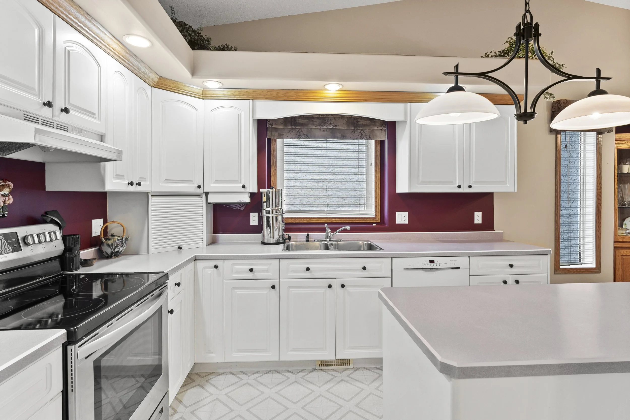 08-314 Blackshire Crescent - Spruce Homes-16.jpg