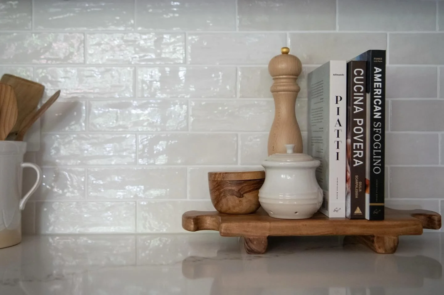 It&rsquo;s Thanksgiving prep time! Thinking of all the HJD designed kitchens out there and hoping they are full of family, friends and 🦃 🥧 this week. 🤍

Designer @homejoydesigns 
Photographer @marypatcollinsphoto