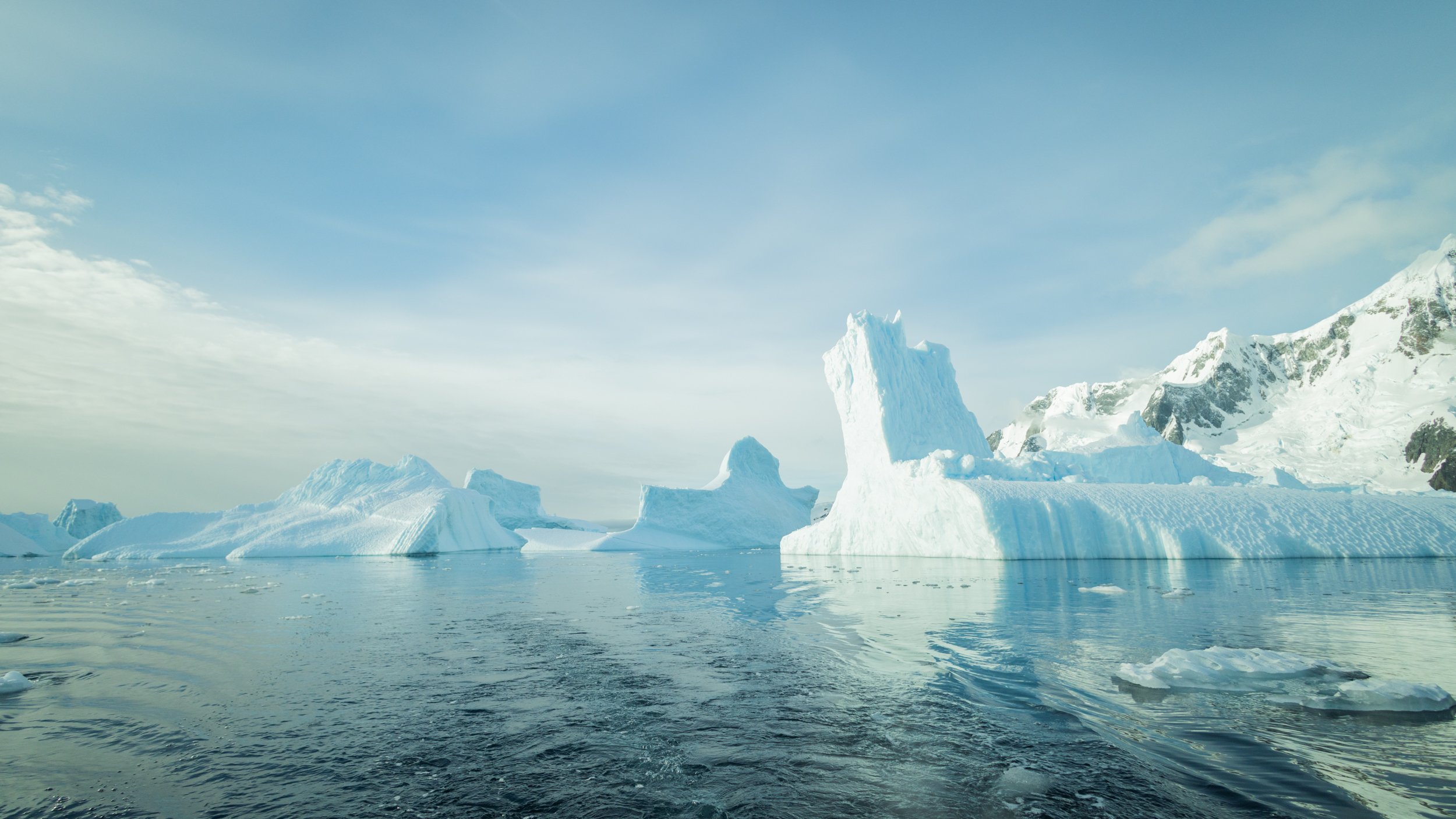 Antarctica_TravelingJules__Pleneau Bay_Iceberg Graveyard_TJP_2730_2500px.jpg