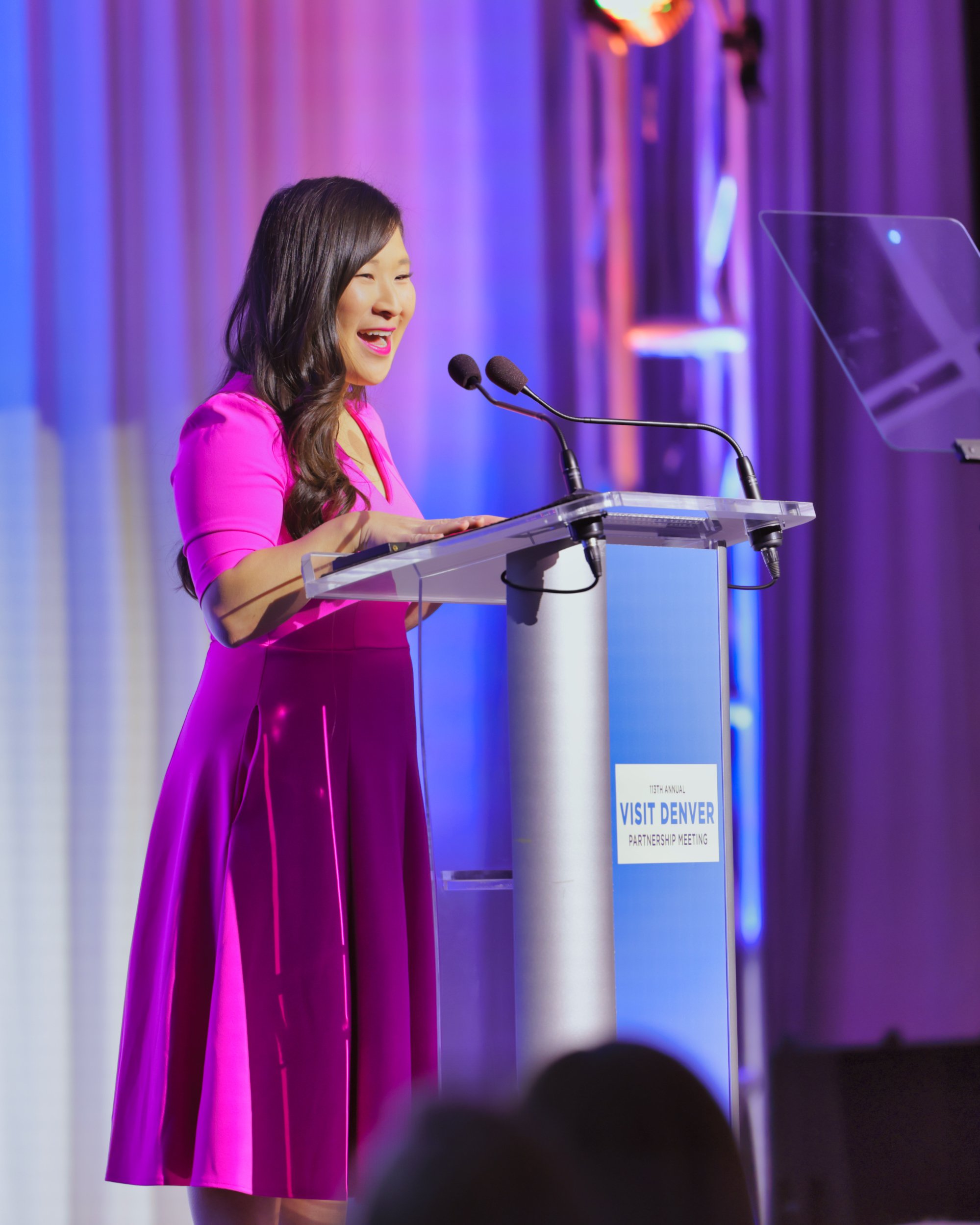 Juliana Broste_TravelingJules_Emcee_VISIT DENVER 2022 Annual Partnership Meeting_TJP_4675.jpeg