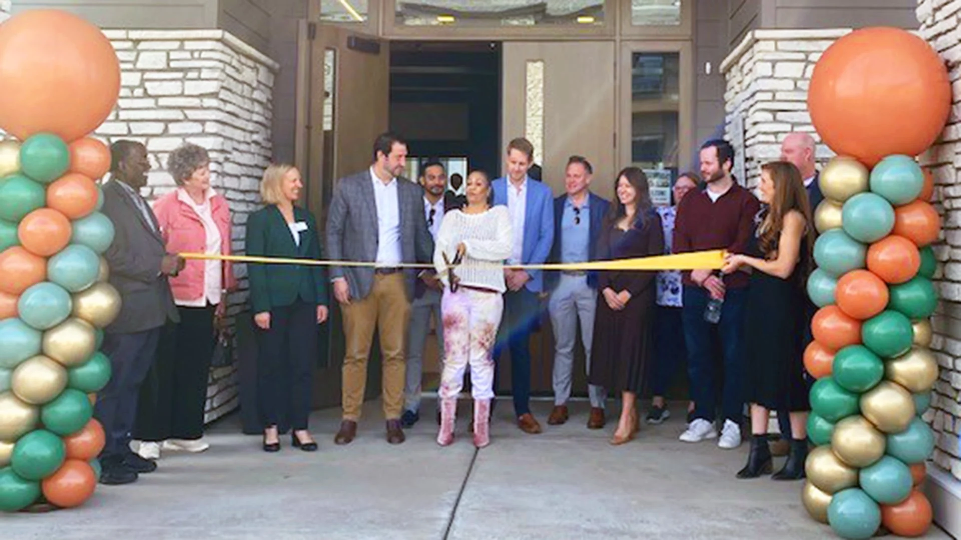 Ribbon cutting at Reserves at Eagle Point