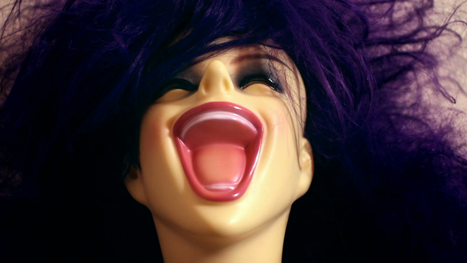 Holestar - The Tranny with ........ - click to Play