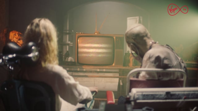 Happy House of Horror - Get off your Phone!