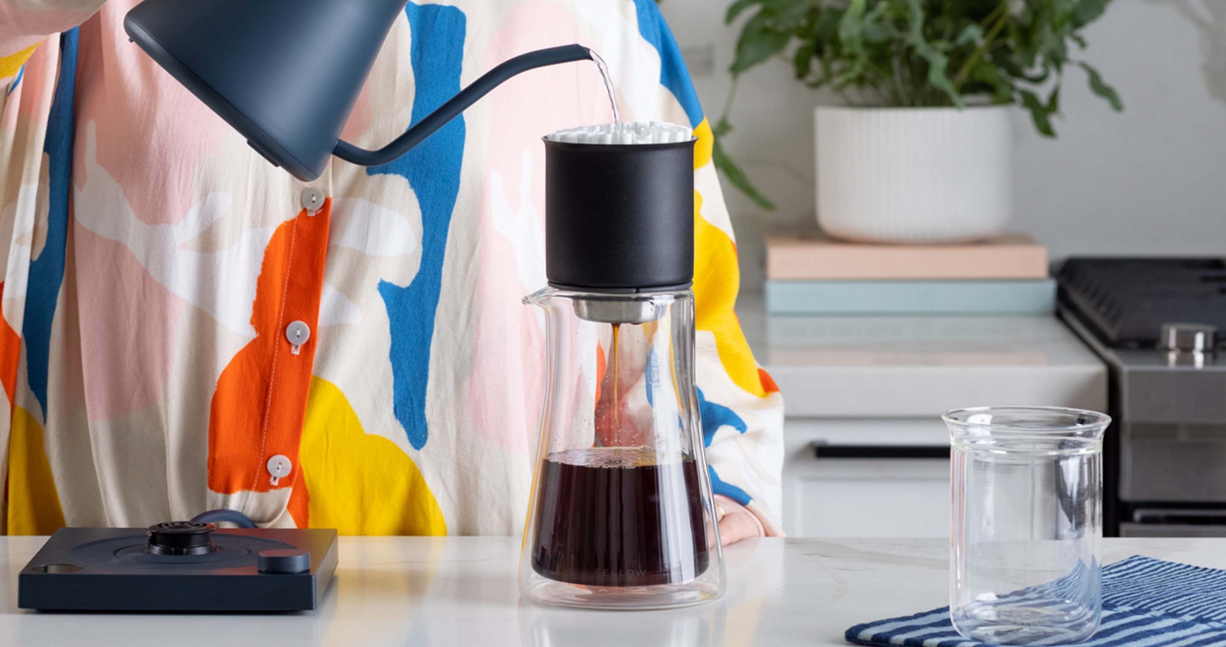 a409283e4f3d--PDP-LifestyleCarousel-Carafe-1-8ee9d8.jpeg