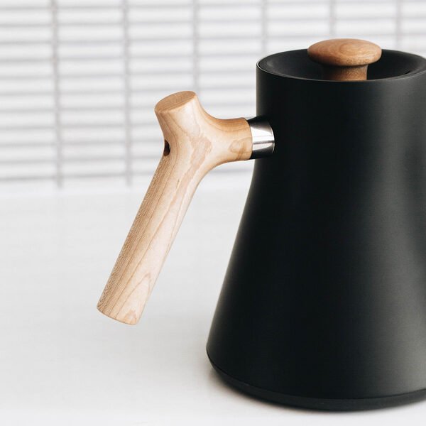 compressed_Fellow-Stagg-Wooden-Handle-Lid-Pull-Kit-Maple-2.jpeg