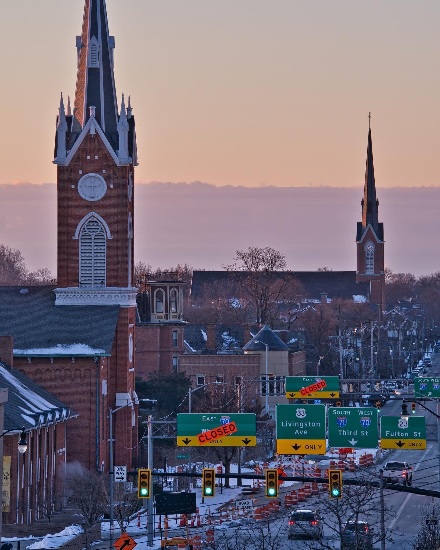 I&rsquo;ve been loving these sunny mornings. Helps get me out of the house!#sonyalpha #columbusphotographer #cbus #cityscape #germanvillage