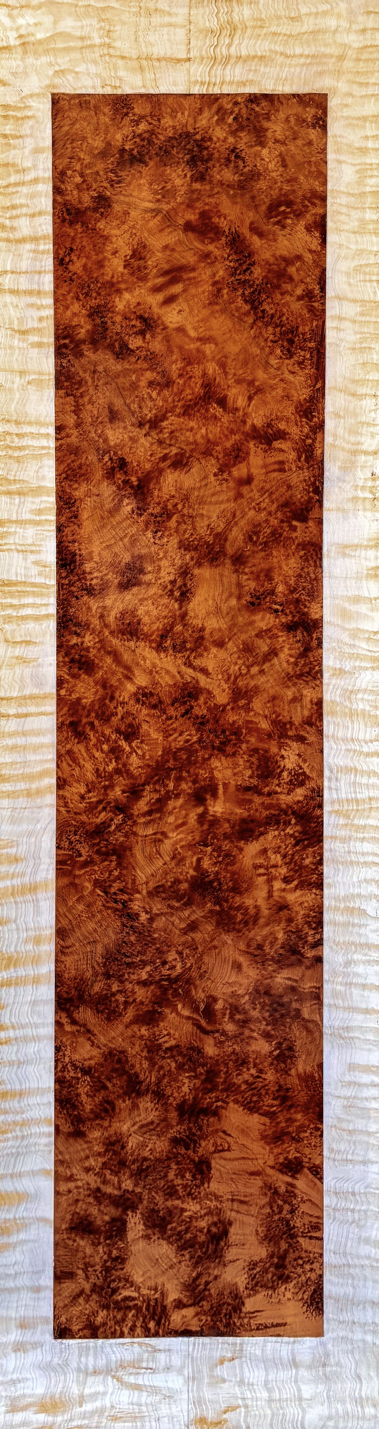Thuya, Sycamore Frame