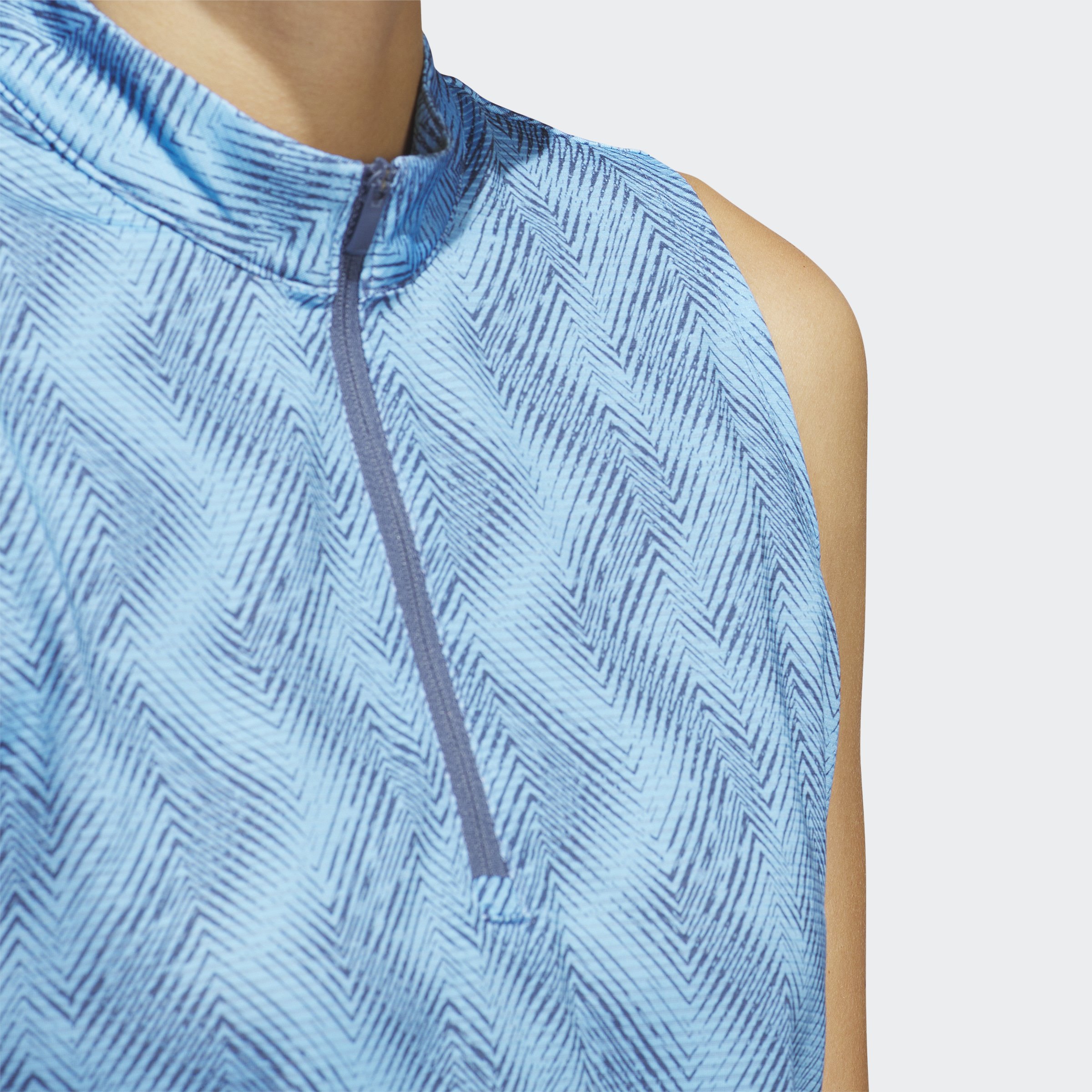 IP4231_7_APPAREL_On Model_Detail View 1_grey.jpg