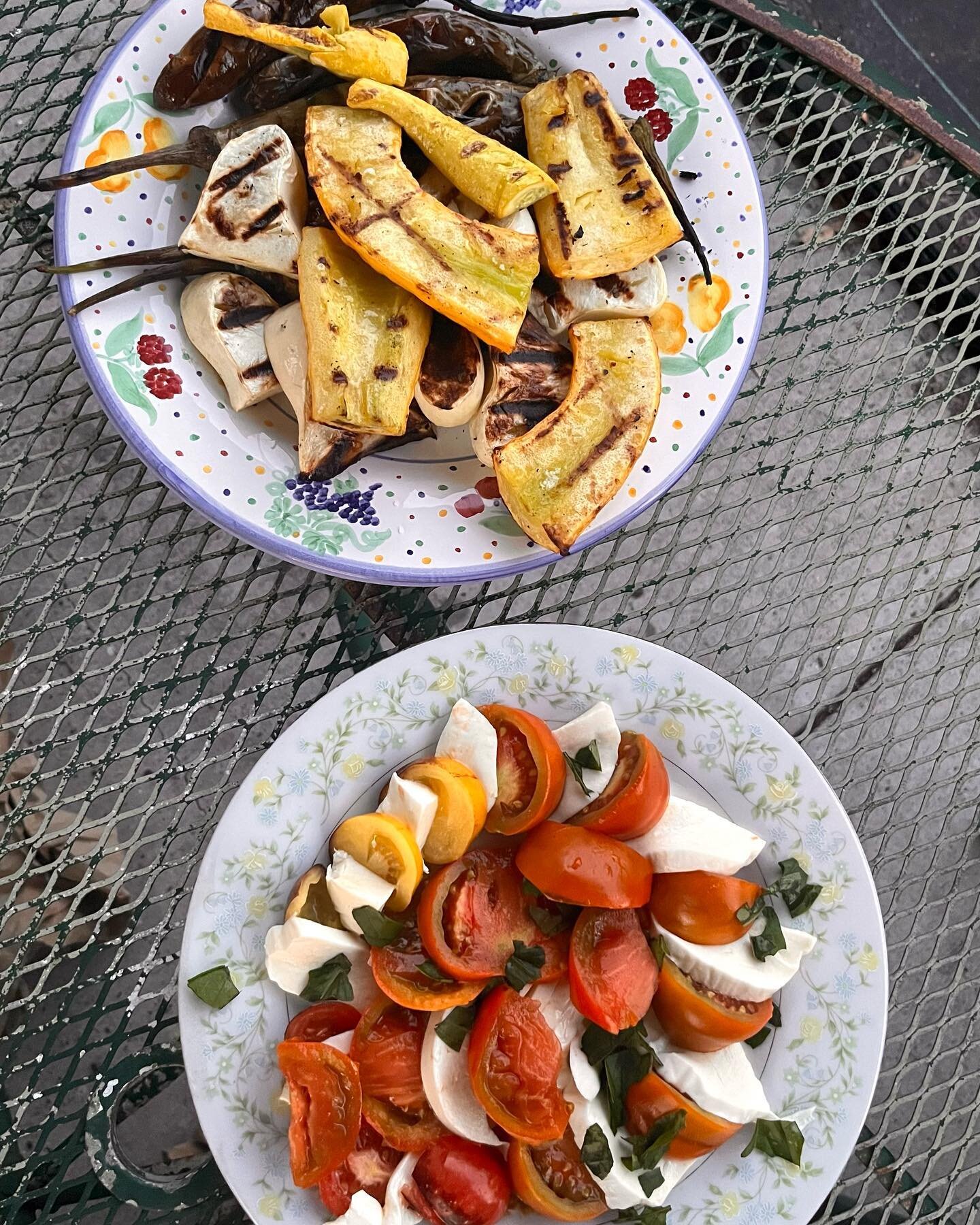 Our weeding wednesday crew harvested a farm fresh dinner last night! We grilled up some Japanese eggplant, yellow squash, and patty pan squash, and prepared a variety of heirloom tomatoes and basil for a snack after an evening of weeding 🌱 See you n