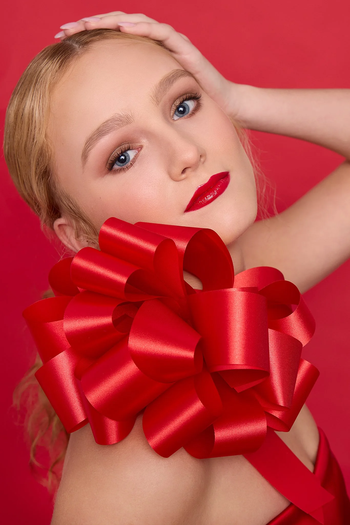 20241103-AlexandraD-HolidayBeauty-06-Web.jpg