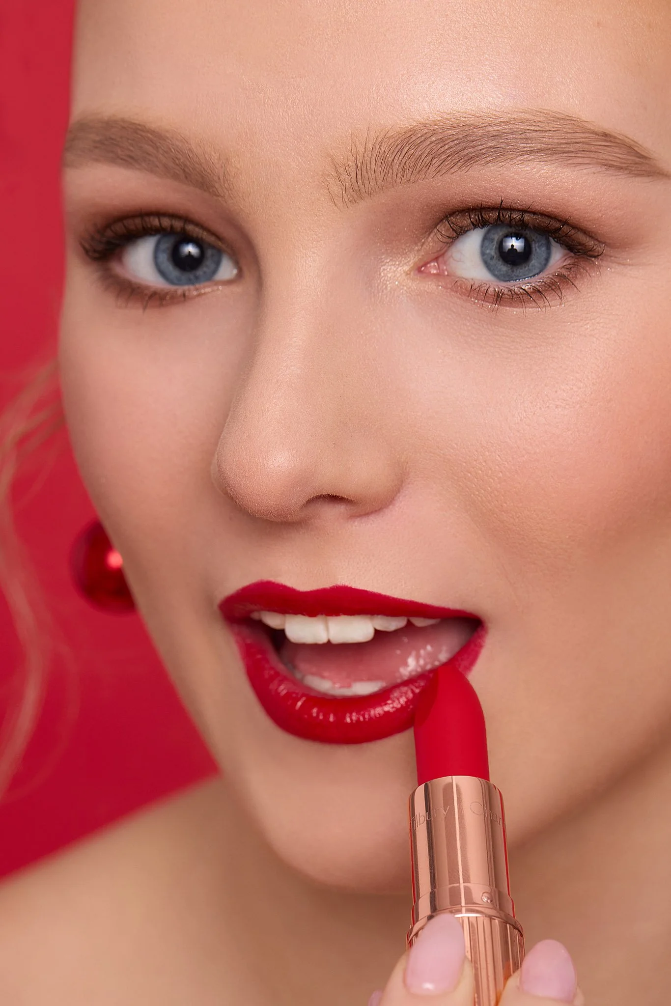 20241103-AlexandraD-HolidayBeauty-03-Web.jpg