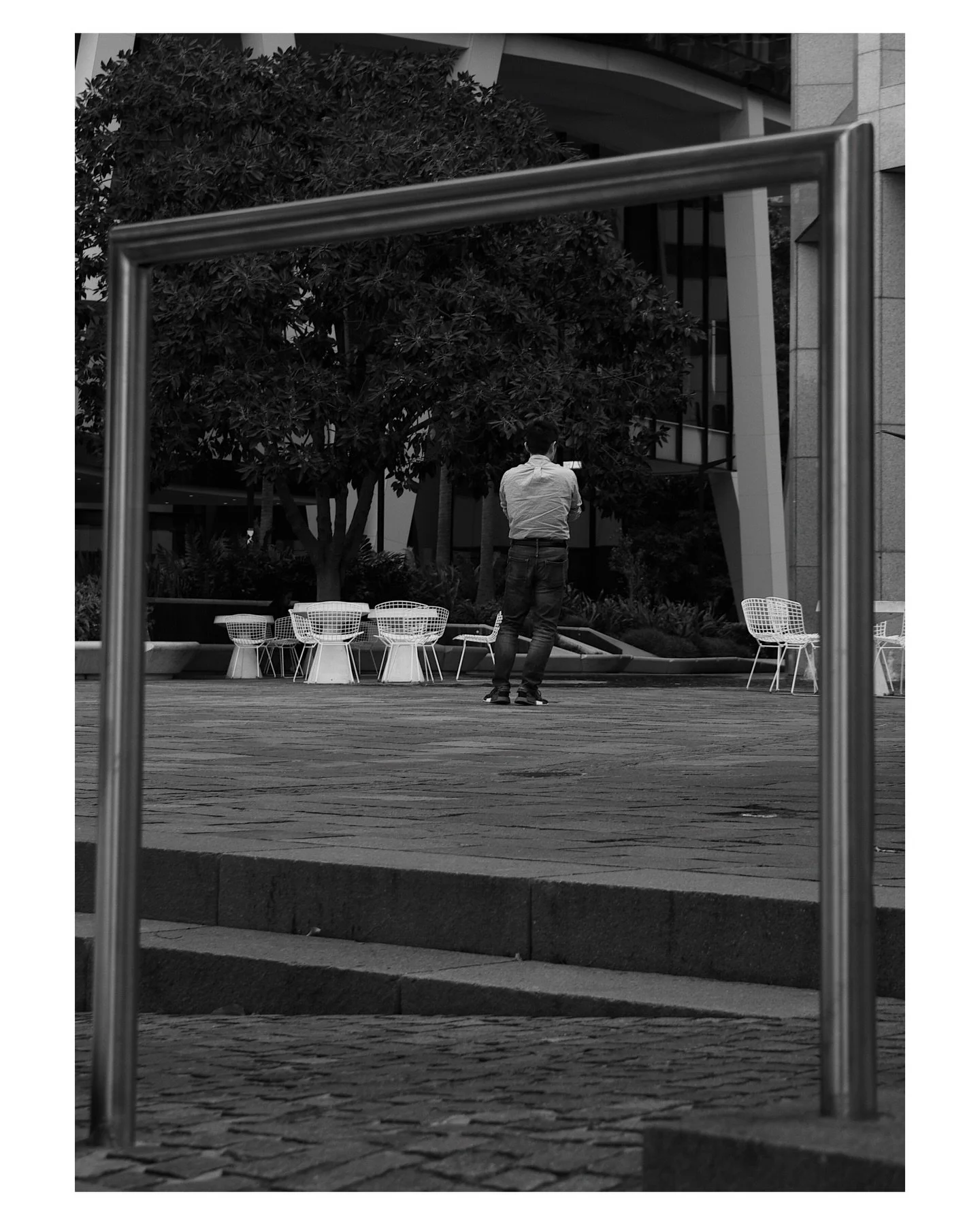framing 

I think Id like to start posting my photos a bit larger, than I usually do. I feel like sometimes it might be hard to see the detail in the image If it&rsquo;s posted too small. This particular day, I was focusing on mainly shooting structu