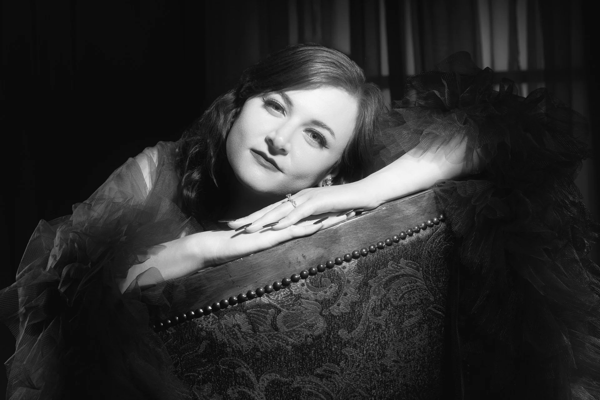 Step Into the Spotlight: The Hollywood Glamour Portrait Experience
