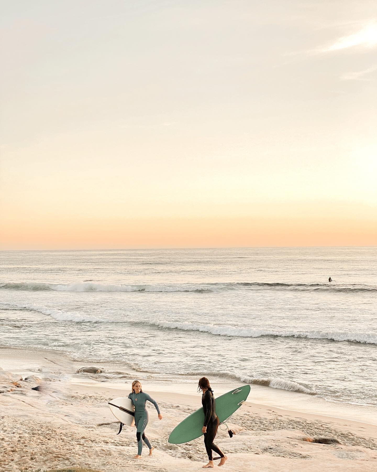 My favorite kind of bubble bath 🌊 Pretty special to catch a wave with my babe @coccagnalasagna