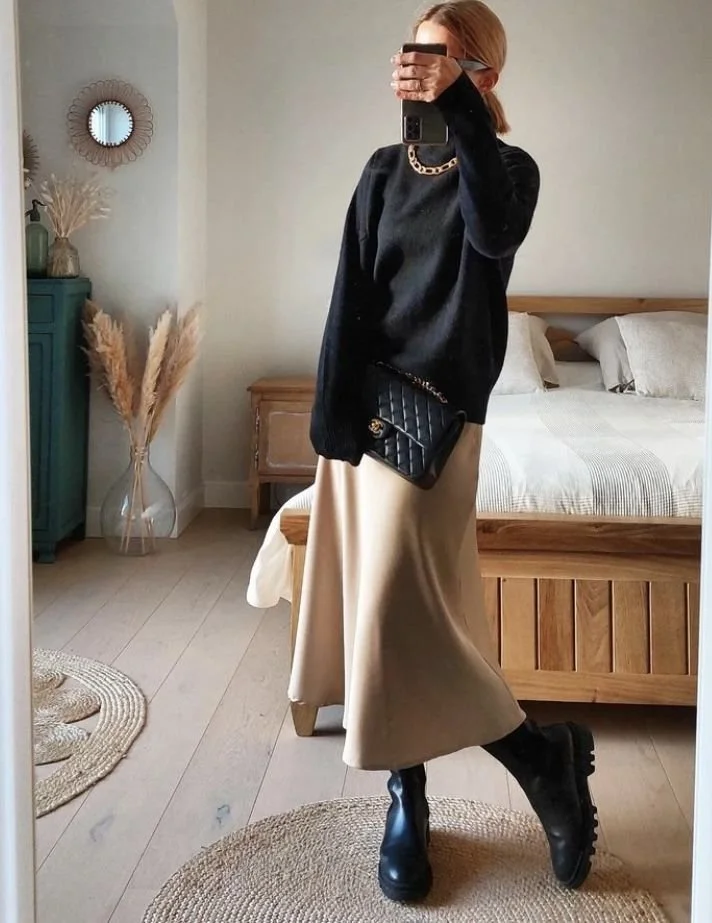 From Work to Festive 5 Transitional Holiday Outfits You’ll Love_2.jpg